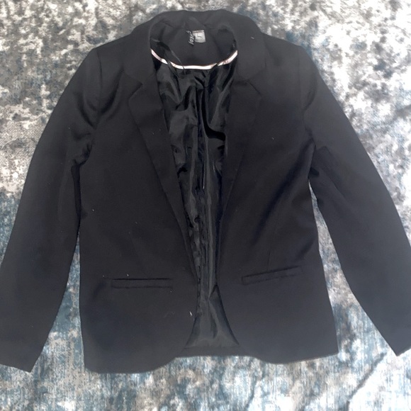 H&M Black Blazer - Picture 1 of 3